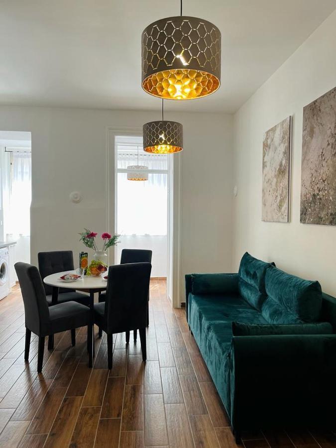 Lux Apartmans Apartment Пула Екстериор снимка