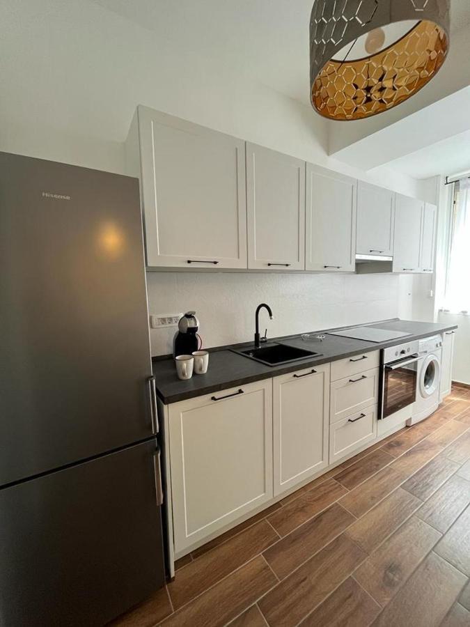 Lux Apartmans Apartment Пула Екстериор снимка