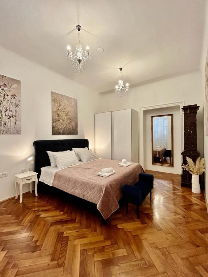 Lux Apartmans Apartment Пула Екстериор снимка