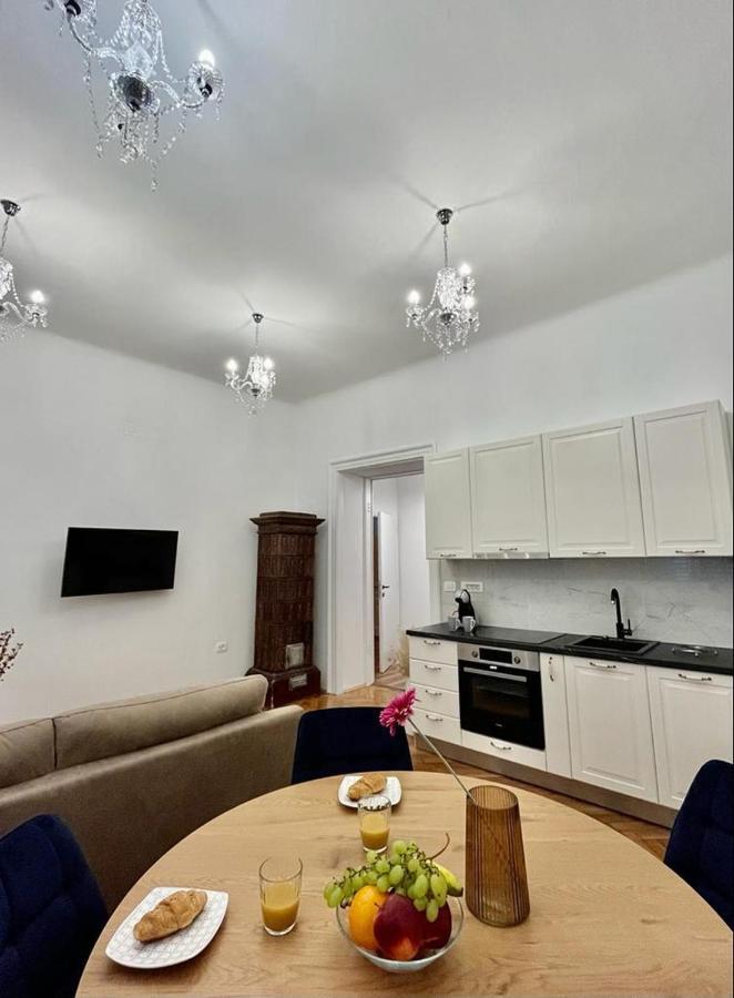 Lux Apartmans Apartment Пула Екстериор снимка